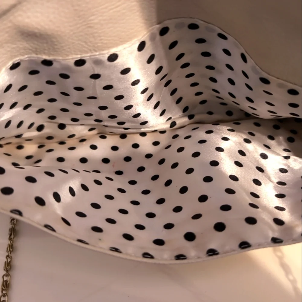 Vintage Like Ivory Foldover Bag Gold‎ Chain Strap & Flower Jewel Accent